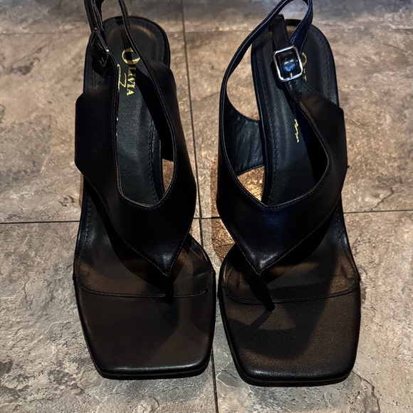 Olivia Jaymes Shoes - Elegant Black Leather Sandals